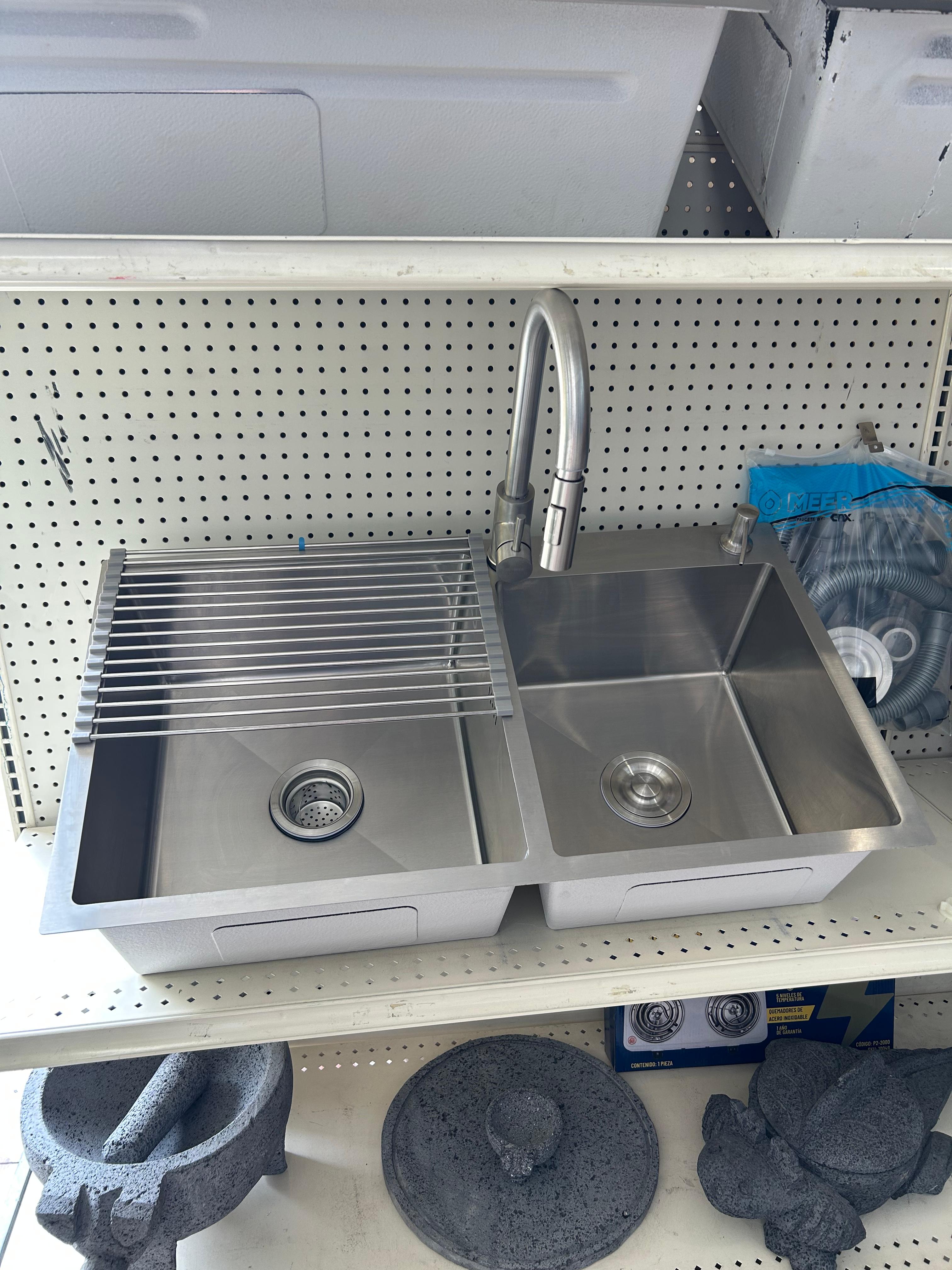 El Kit más Perrón! Tarja en Acero Inox, Monomando con cuello retráctil, Escurridor, Dispensador de jabón y Kit de instalación completo! 5